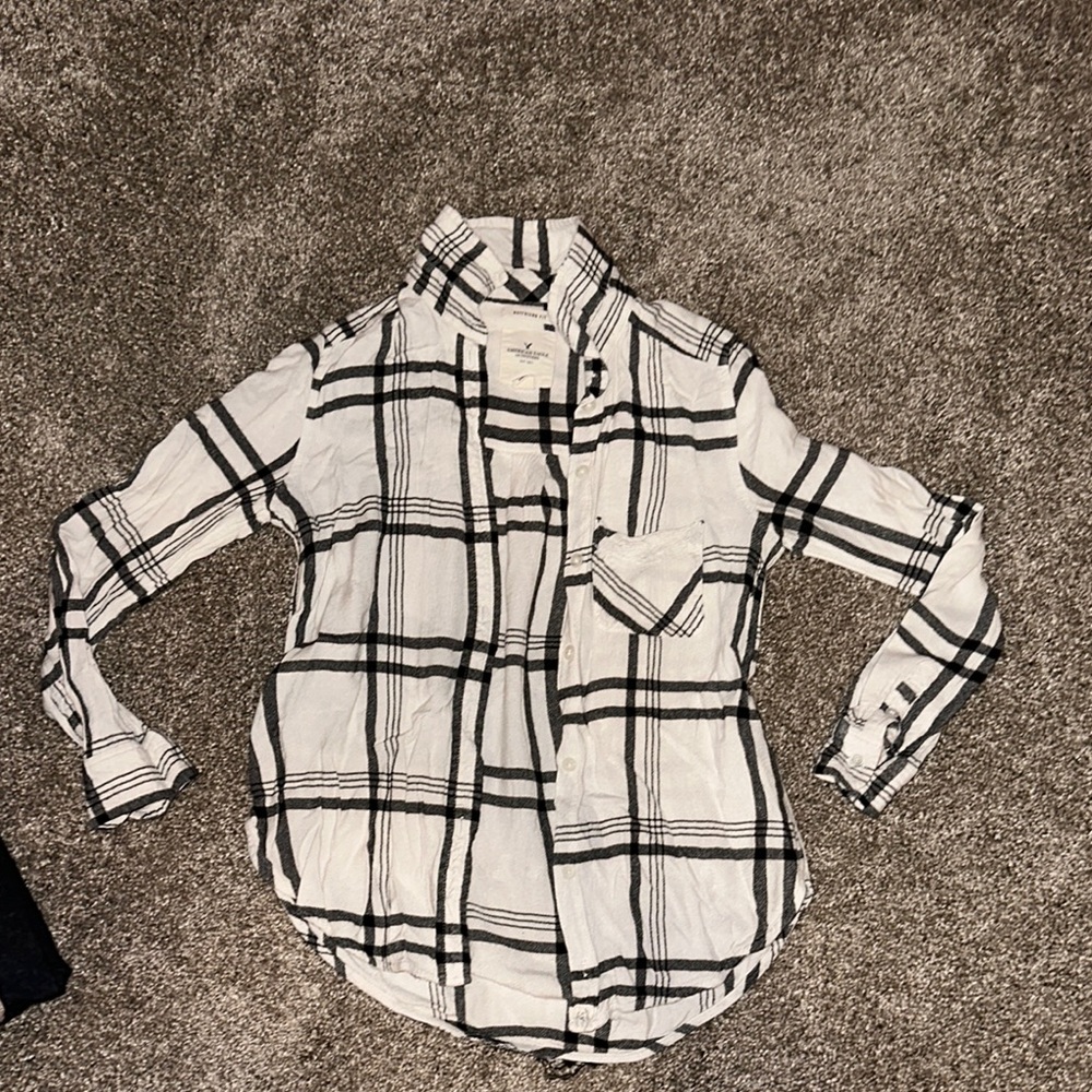 American Eagle Outfitters Black and‎ White Button Down Shirt